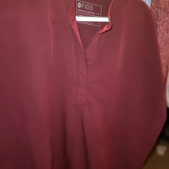 FIGS WOMEN SCRUB TOPS  SIZE M - Picture 6 of 6